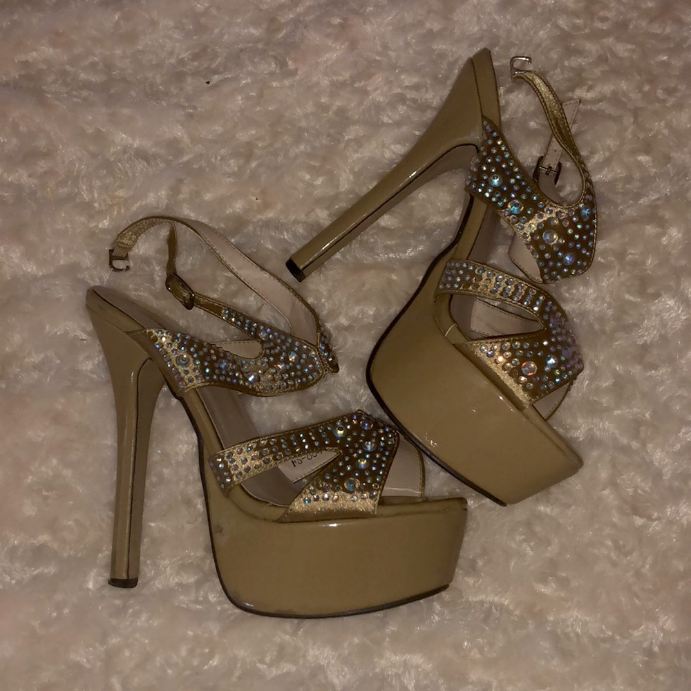 Size 7 Nude Tan 6 inch Pumps High Heels Pageant